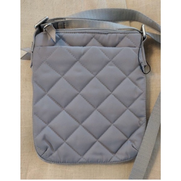NWOT Vera Bradley Quilted Crossbody Bag in Lavender Gray - Picture 4 of 7